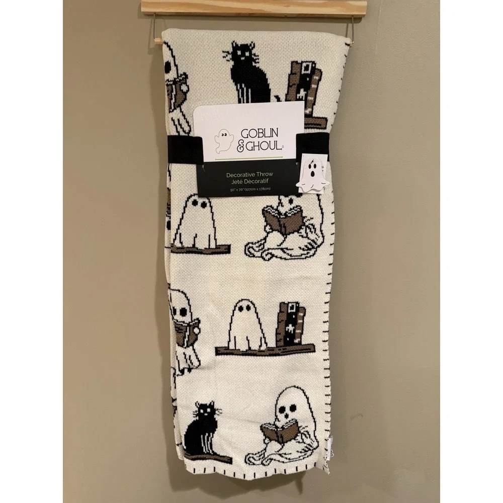 2026 New Goblin & Ghoul Halloween Ghost Reading‎ Books Blanket 50x70 NWT Viral